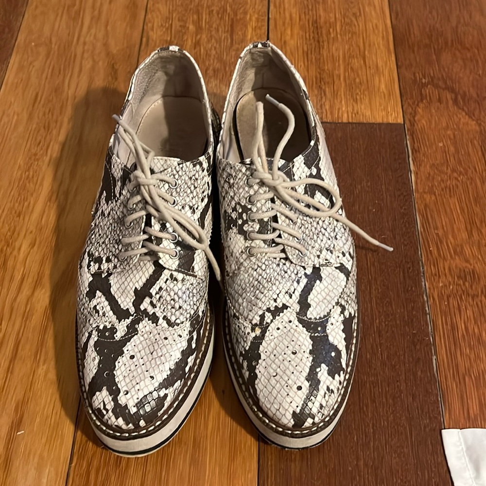 Shelly’s Oxfords